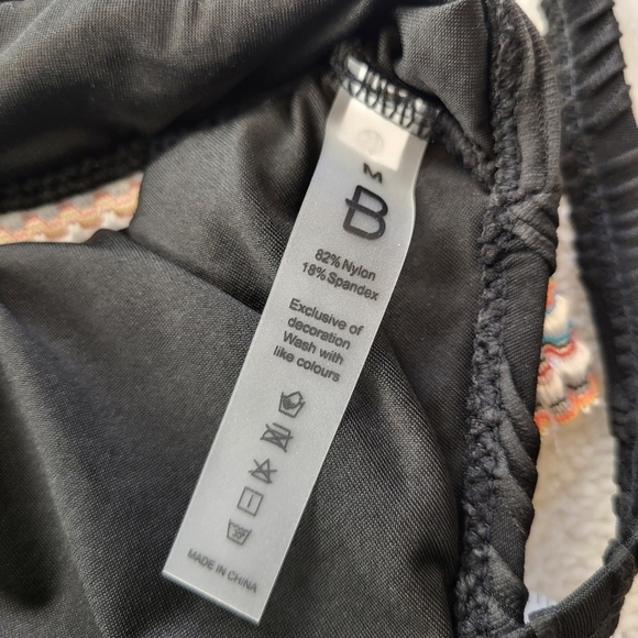 B Black and Beige Bikini Set 2 Pieces Women's Size Medium - Picture 5 of 9